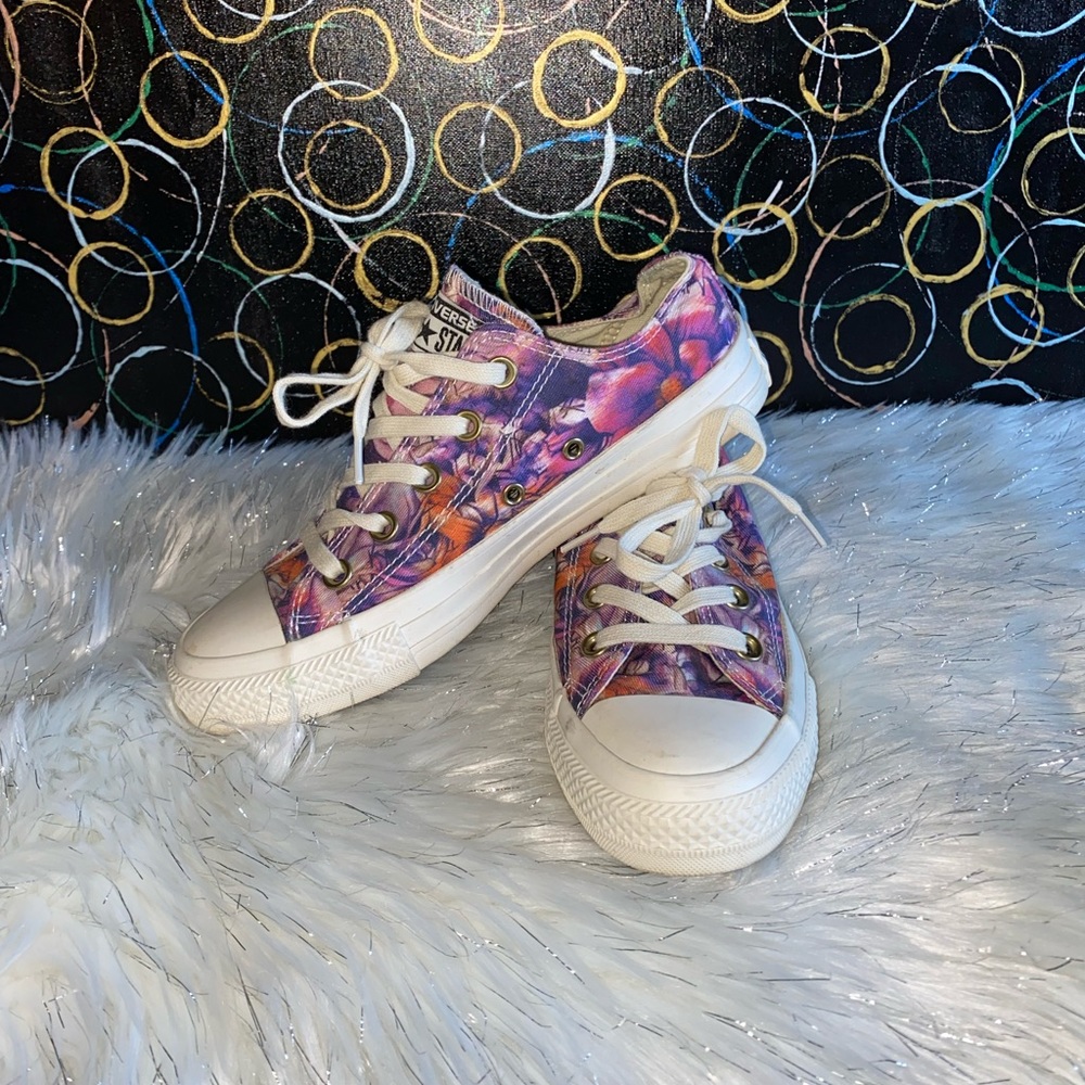 Floral converse
